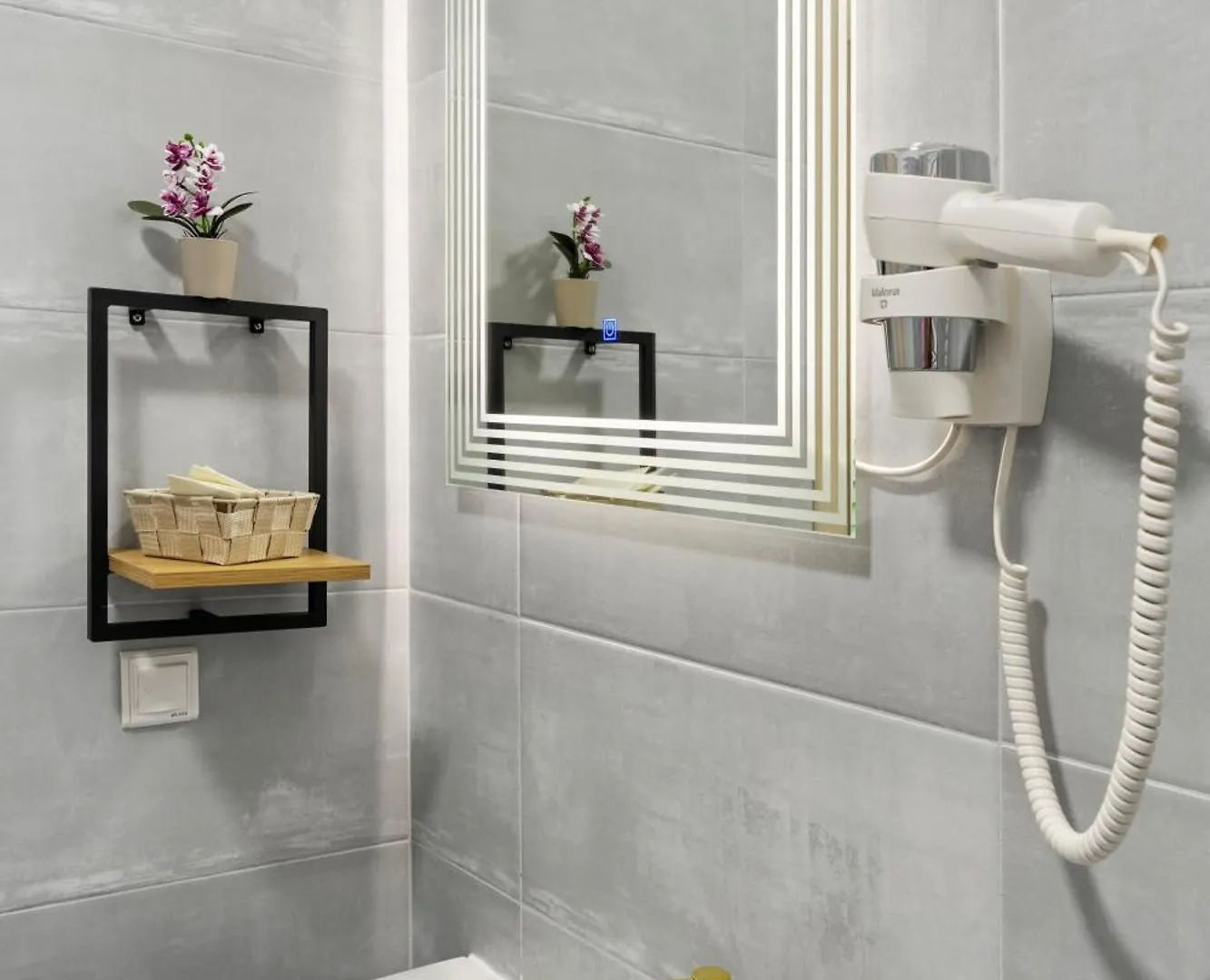 Luxury Rose Apartment Bucureşti 0*,  România
