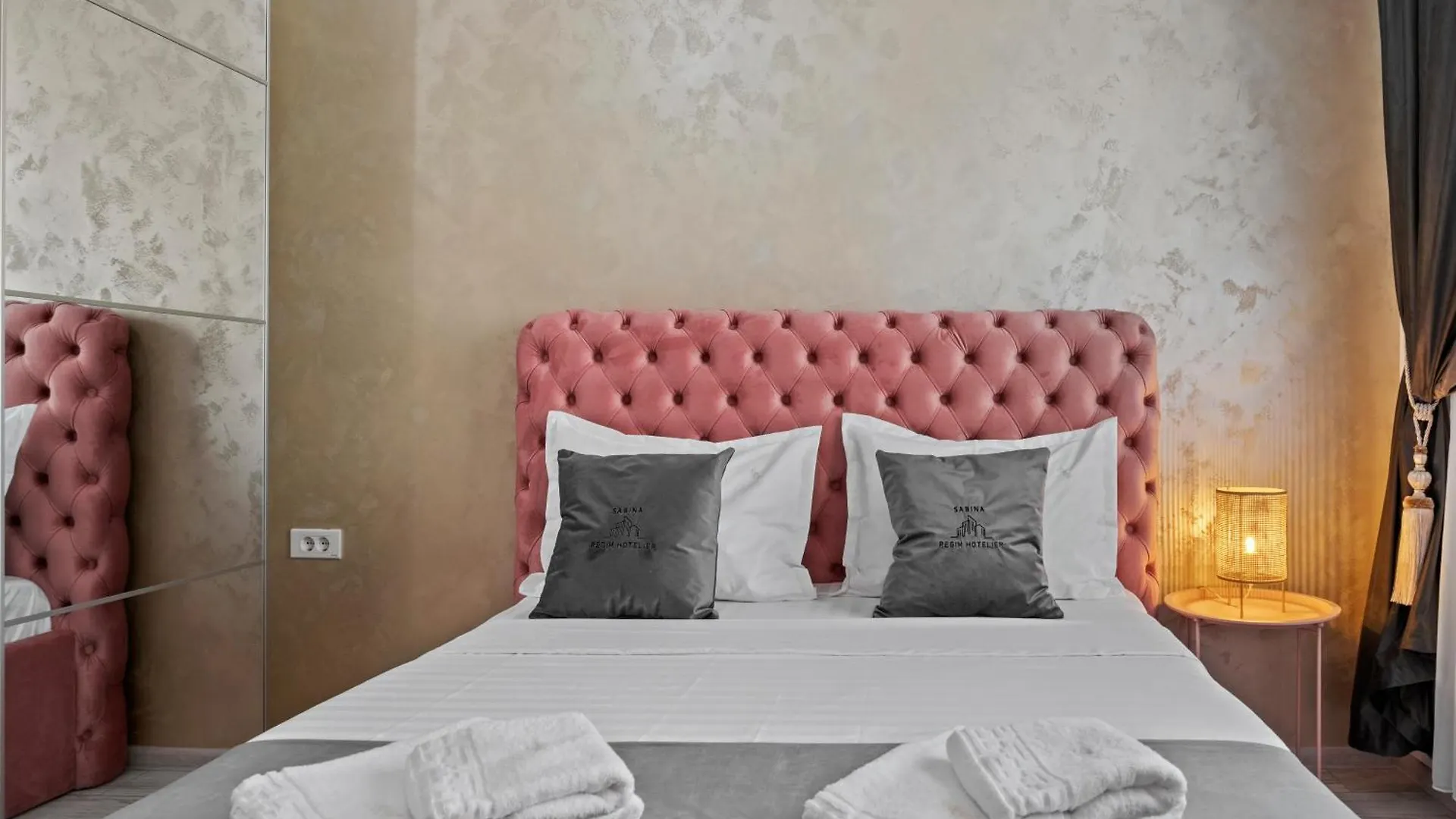 Luxury Rose Apartment Bucureşti