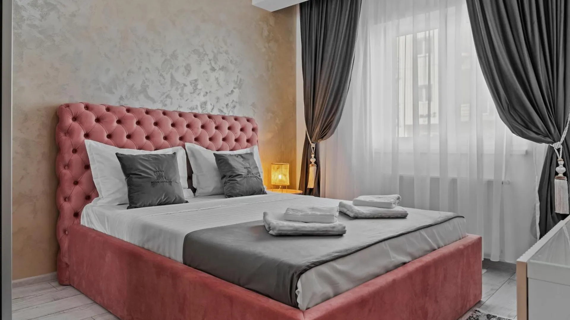 Luxury Rose Apartment Bucureşti România