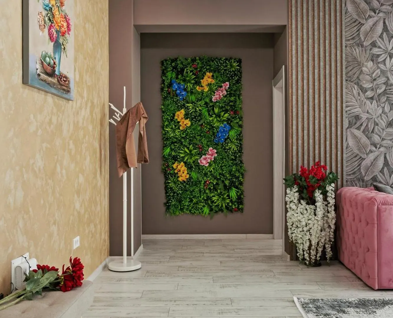 Luxury Rose Apartment Bucharest Romania