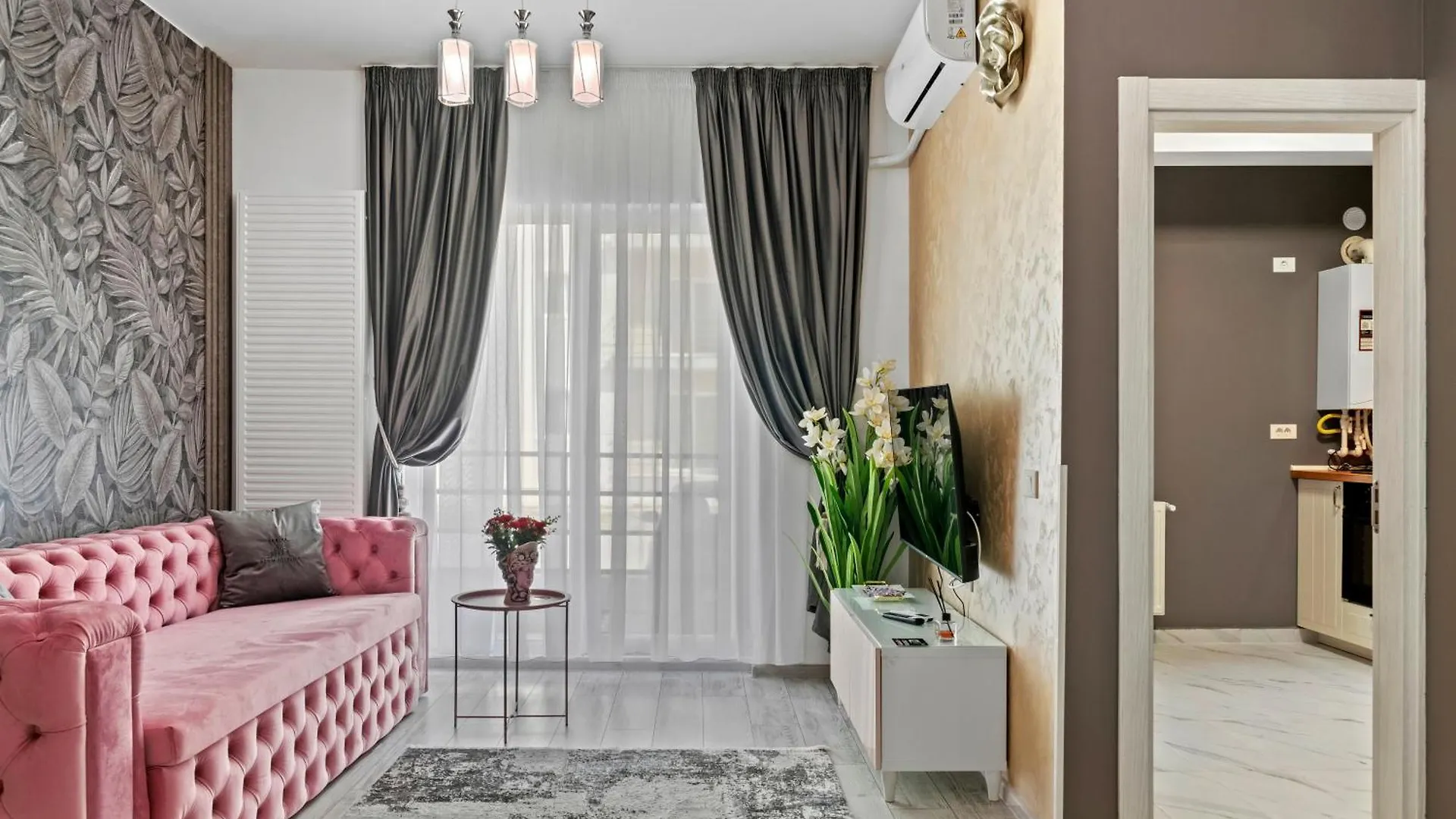 Luxury Rose location